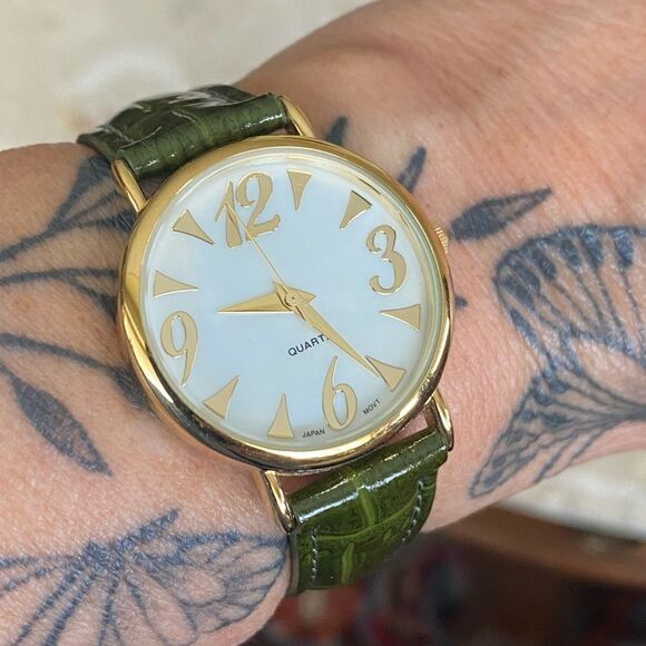 Three Red & Green Gold Tone Watches Leather Bands - Picture 4 of 16